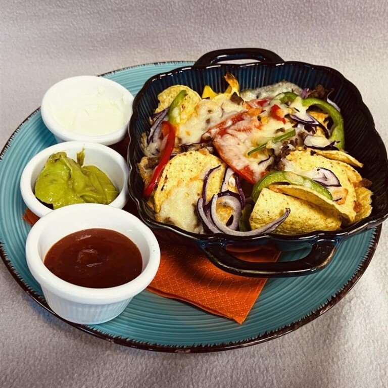 loaded_nachos.jpg